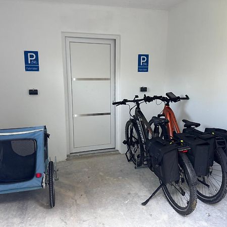 Ferienwohnung Am See Dillich - Ruhige Lage - Eigener Garten - Direkt Neben Einem Natursee Borken  エクステリア 写真
