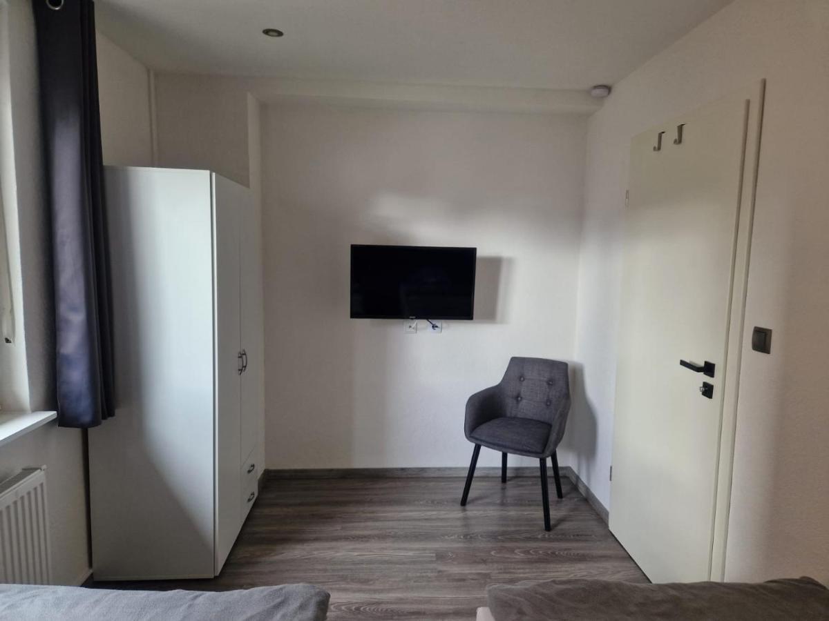 Ferienwohnung Am See Dillich - Ruhige Lage - Eigener Garten - Direkt Neben Einem Natursee Borken  エクステリア 写真